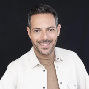 תמונת פורטרט, אילן בז'ה, ראש המחלקה לעיצוב אופנה בשנקר